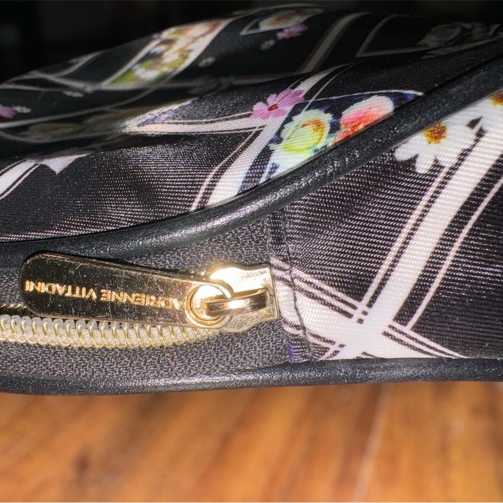 Floral Black Makeup Travel Pouch - Picture 2 of 4